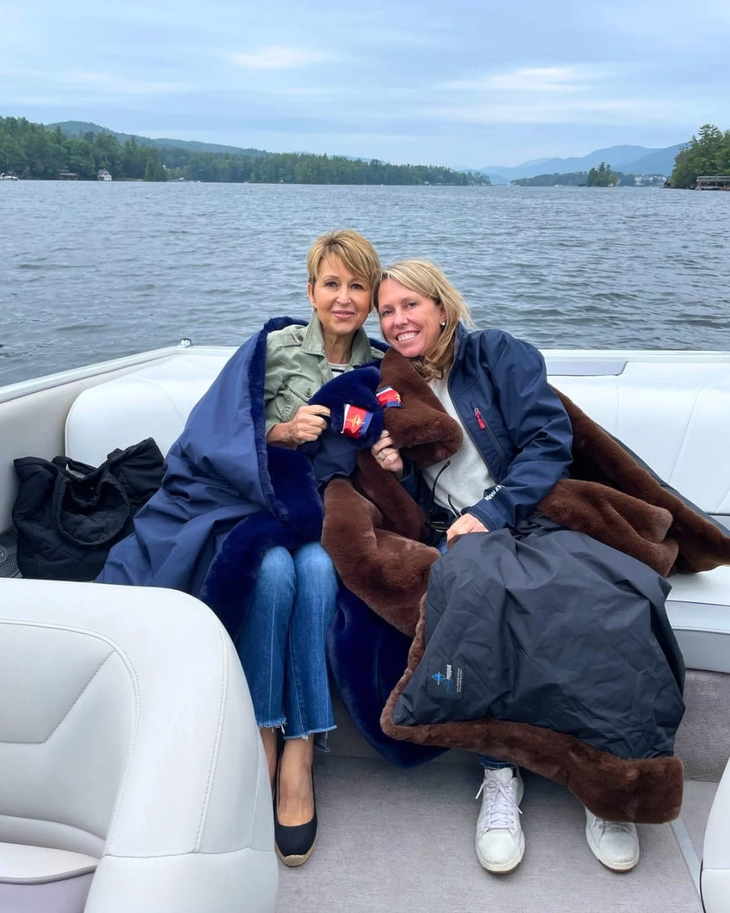 Pretty Rugged Waterproof Windproof Large Travel Blanket