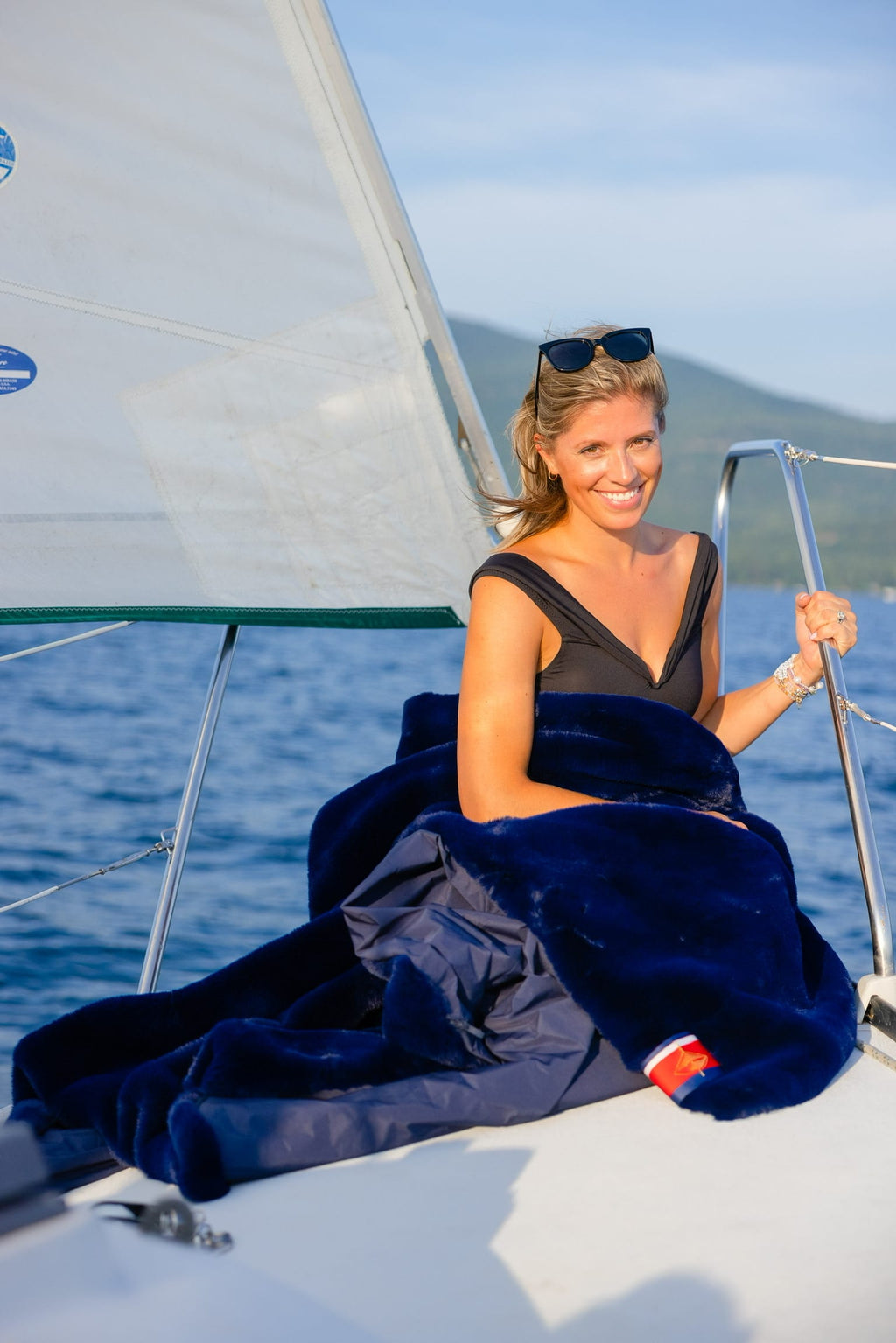 Pretty Rugged Waterproof Windproof Large Travel Blanket